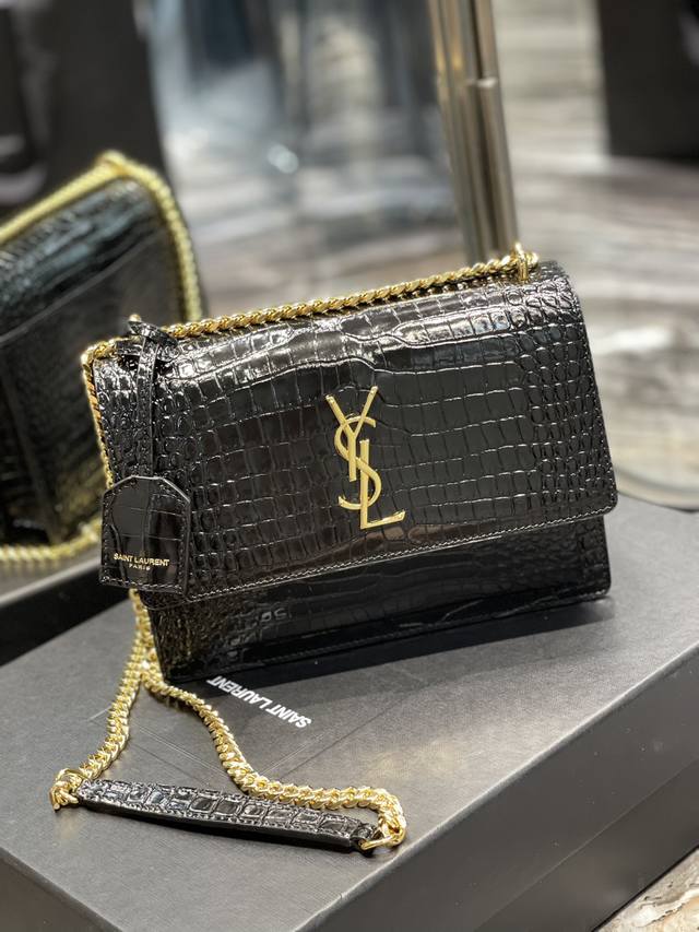 Black Gold Buckle# Unbeatable Classic Crocodile Pattern Sunset Bag!Despite Being