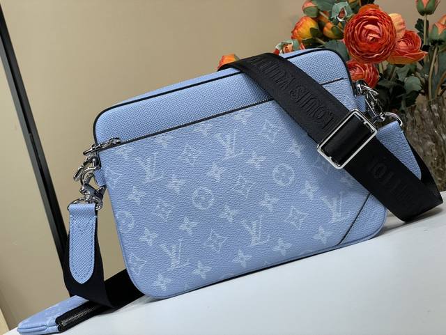 Top-Tier Authentic Replica Exclusive Real-Shot Trio Messenger Bag M14069 Light B
