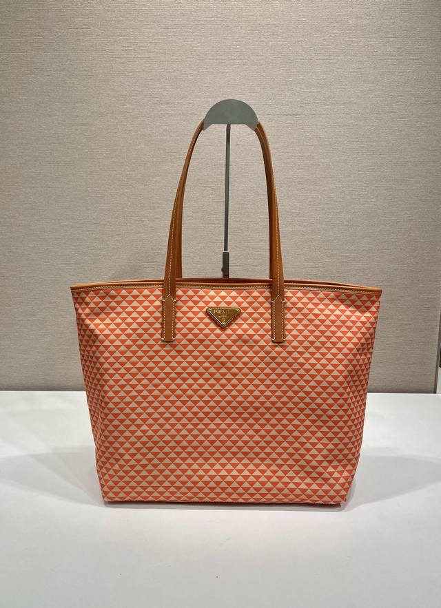 New Tote Bag 1Bd552 New Arrival This Tessuto Triangulum Tote Bag Is Made From Im