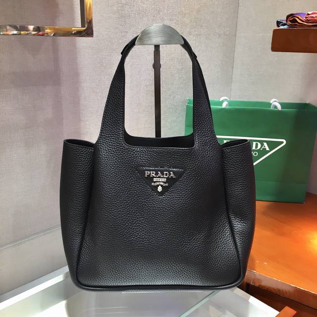 Comes With Exclusive Counter Packaging, New Bucket Bag 1Bg335 Latest Model Veget