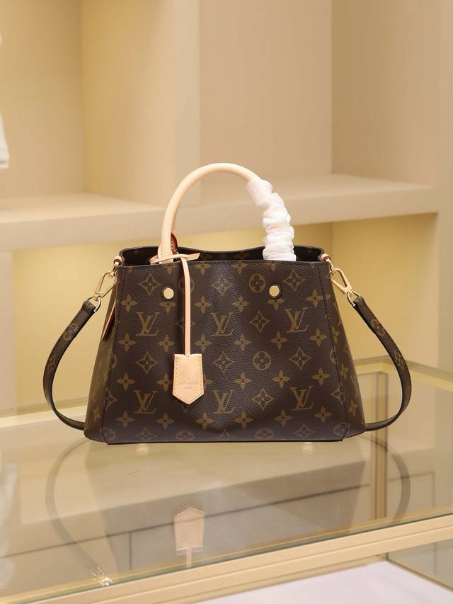 Top-Tier Original M 55 This Montaigne Medium-Sized Handbag Is Named After Paris'