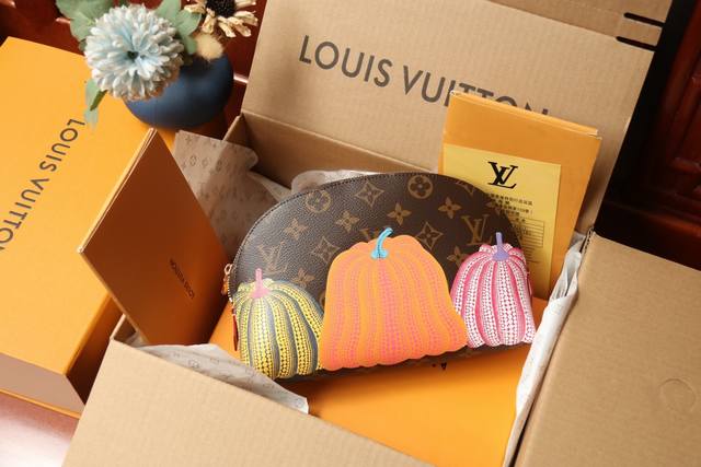Top-Grade Original M46472 Vintage Pumpkin Large Makeup Bag This Large Makeup Bag