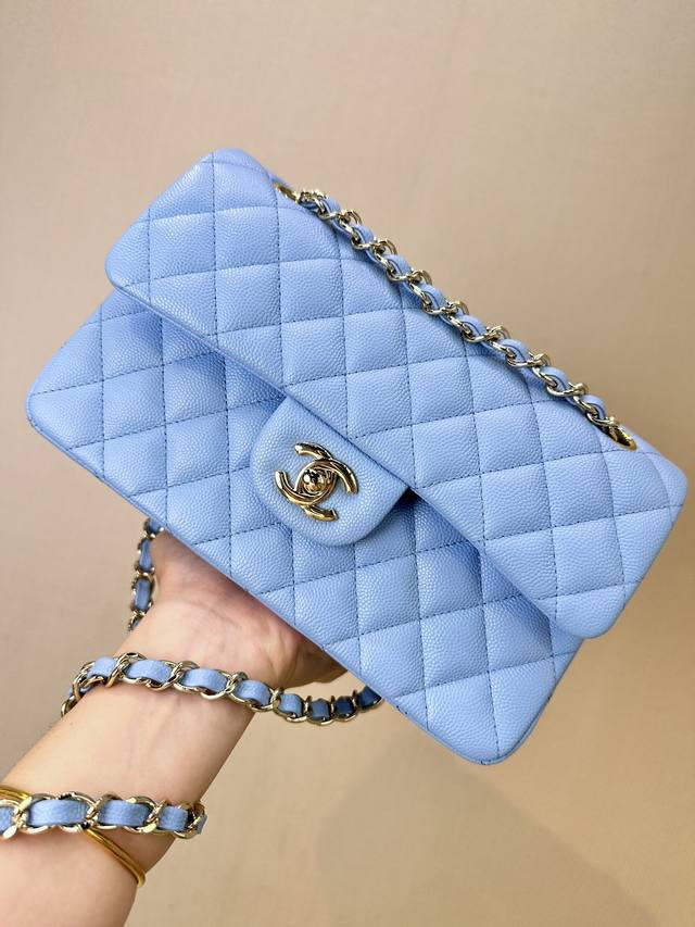 French Hass Original Caviar Leather Has A Unique Luster. Each Grain Of The Leath