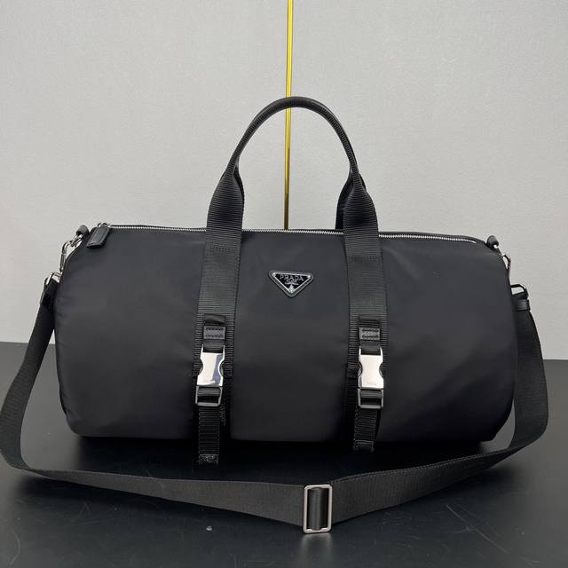 New Travel Bag 2Vc015 Made From Imported Parachute Fabric With Top-Quality Hardw