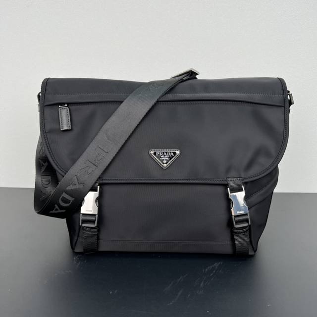 New Mailbag 2Vd052 This Mailbag Is Designed With Re-Nylon Recycled Nylon Fabric,