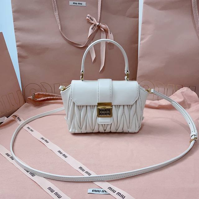 Miu New Model 5B, Made With Top-Quality Imported Lambskin,Classic Matelasse Craf