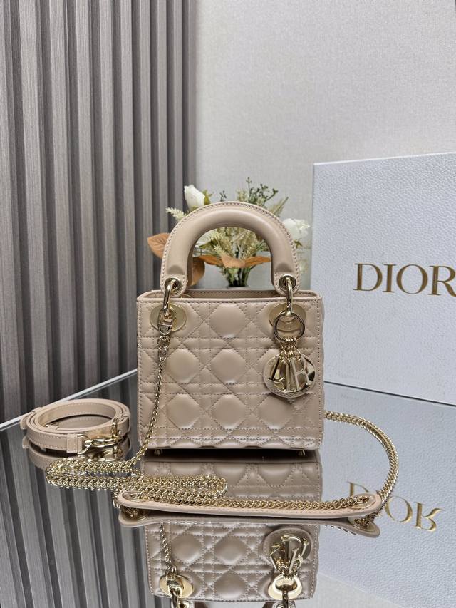 Authentic Grade,High-End Version Classic Lady Diana Three-Compartment Apricot-Co