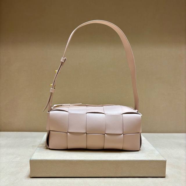 Authentic-Grade Autumn/Winter Stunning Underarm Bag,Redefining The Underarm Bag,