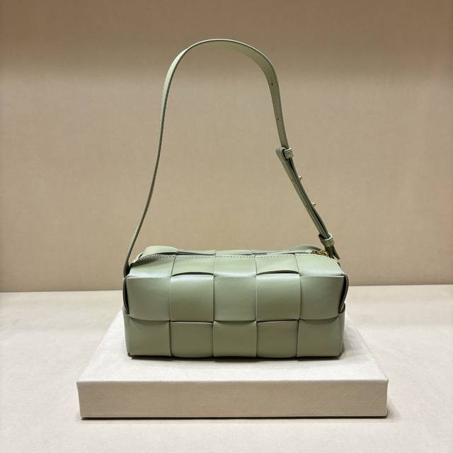 Authentic Grade Autumn/Winter Stunning Underarm Bag, Redefining Your Perception