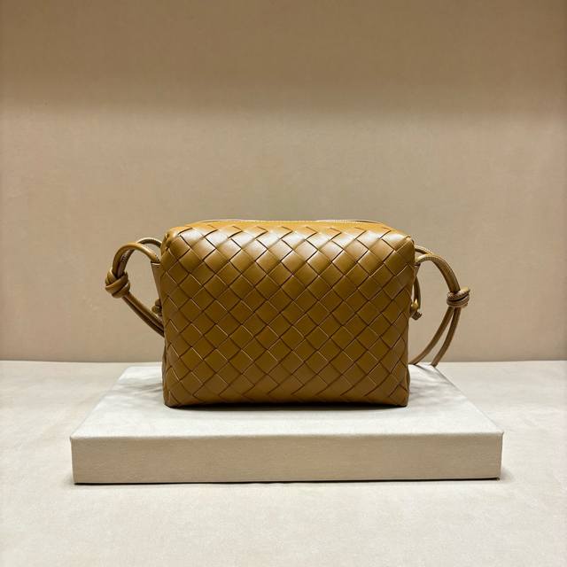 Authentic Quality New Woven Small Square Bag The Existing Styles Are More Trendy