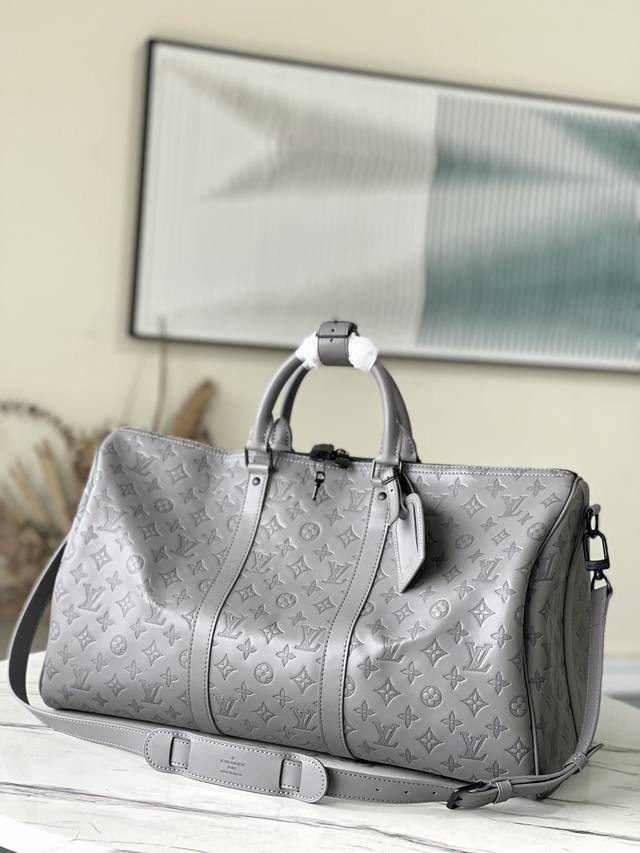 Top-Tier Authentic M46117 Classic Keepall Travel Bag Showcases The Modern Reinte