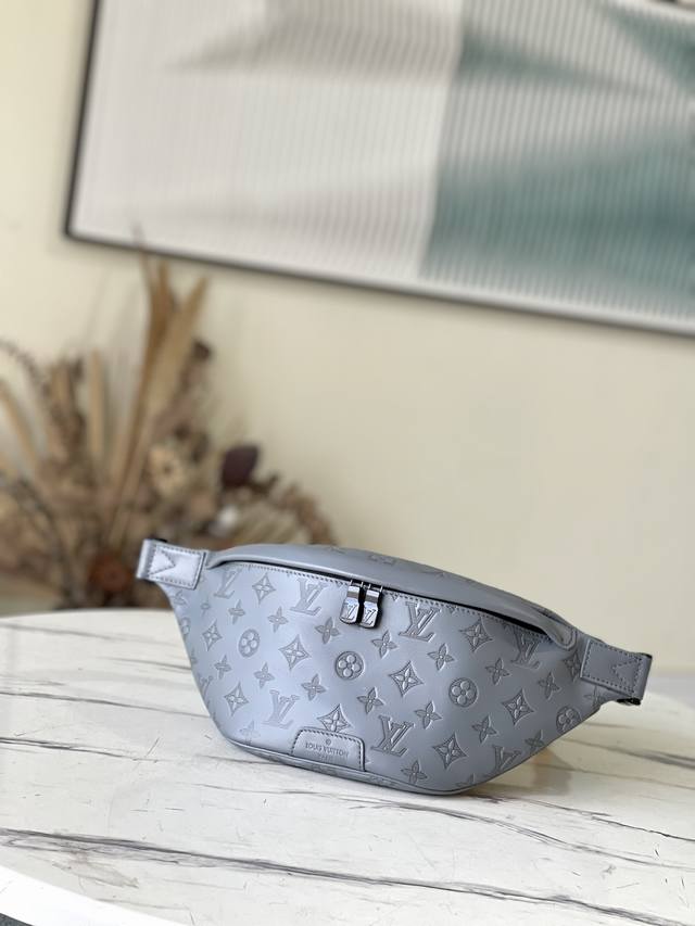 Top-Tier Original M4 8 This Discovery Waist Bag Combines Casual Fashion With Mod