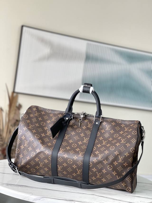 Top-Tier Original Factory M56710 Vintage Black Leather, Spacious And Versatile.