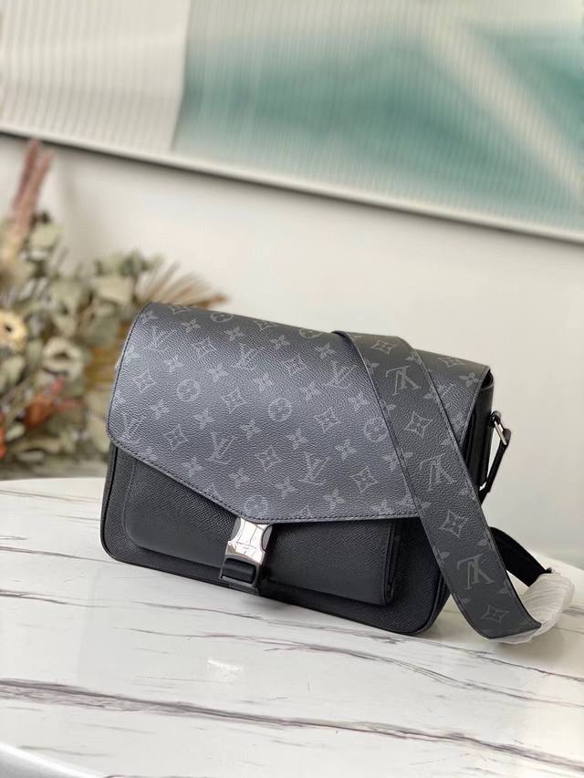 Top-Grade Original M30746 New Messenger Bag The Taigarama Series Debuts With Sof