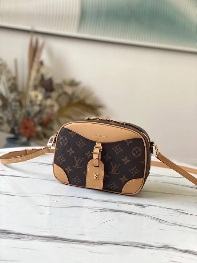 Top-Tier Authentic M45528 Spring/Summer Deauville Mini Handbag Crafted From Dami