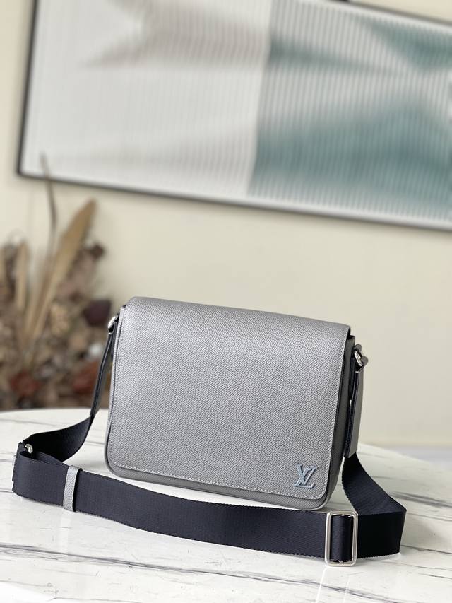 Top-Tier Original M30851 Gray This District Small Messenger Bag Is Crafted From