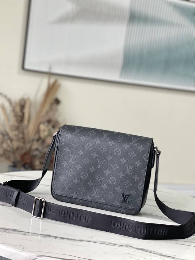 Top-Tier Original M46255 Black Flower This District Small Messenger Bag Is Craft