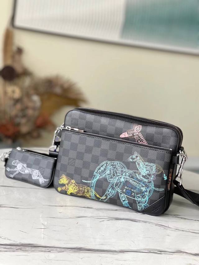 Top-Tier Original Factory N 40 This Trio Messenger Bag Features A Damier Graphit