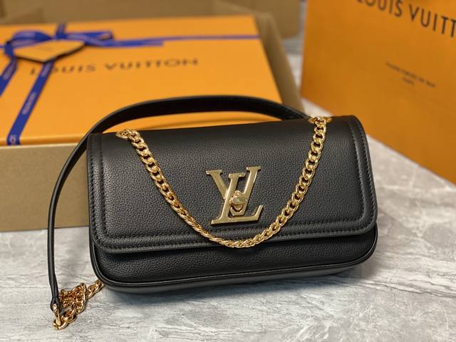 Top-Tier Authentic M22303 Black M22304 Full-Leather Chain Bag Series Lockme East