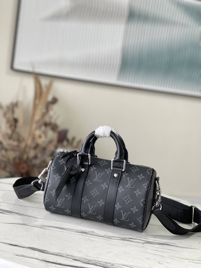 Top-Tier Original M46271 Black Flower This Keepall 25 Handbag Is Crafted From Mo