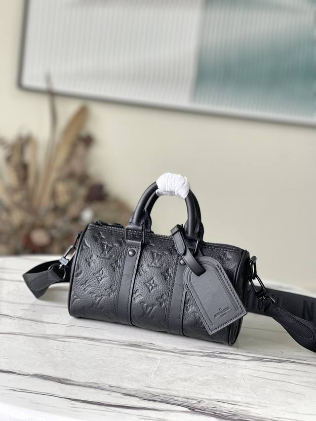 Top-Tier Original M20900 Black Embossed This Handbag Condenses The Classic Silho