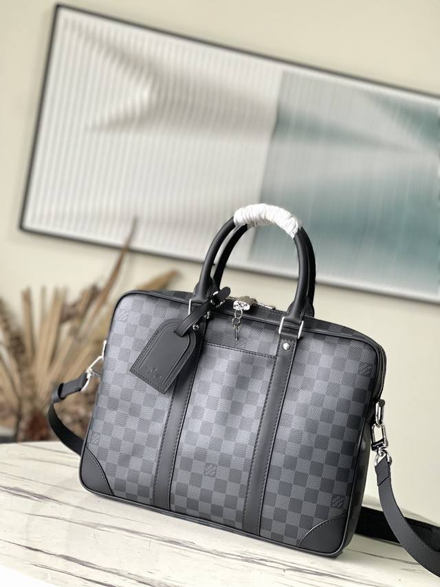 Top-Tier Original Factory N40445 This Voyage Small Briefcase Is Crafted From Mon