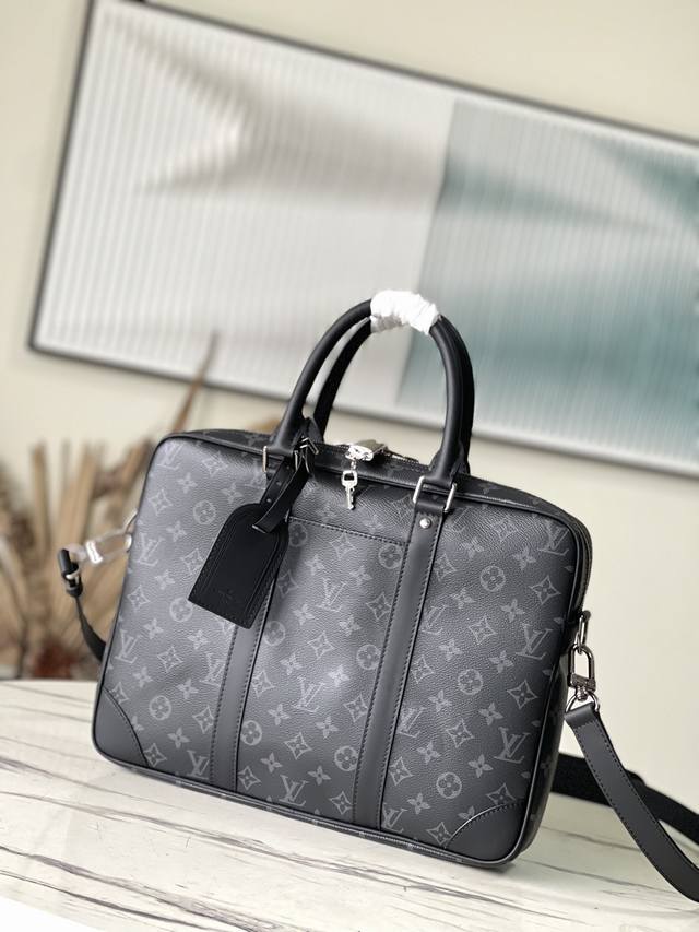 Top-Tier Original M46457 Black Flower This Voyage Small Briefcase Is Crafted Fro