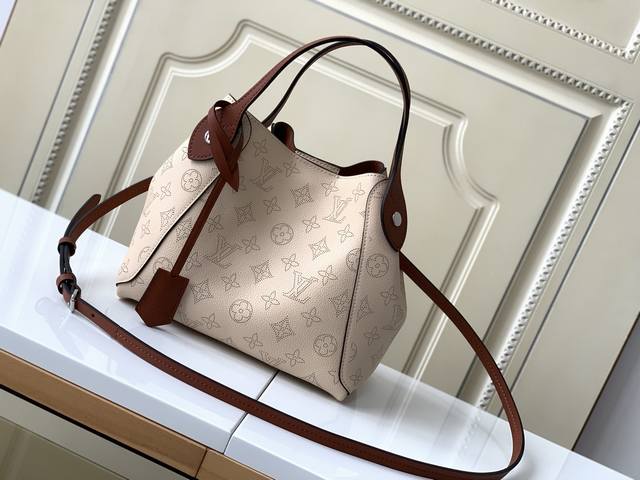 Premium Original M54351 Milk White Hina Small Handbag Features A Dual-Design Con