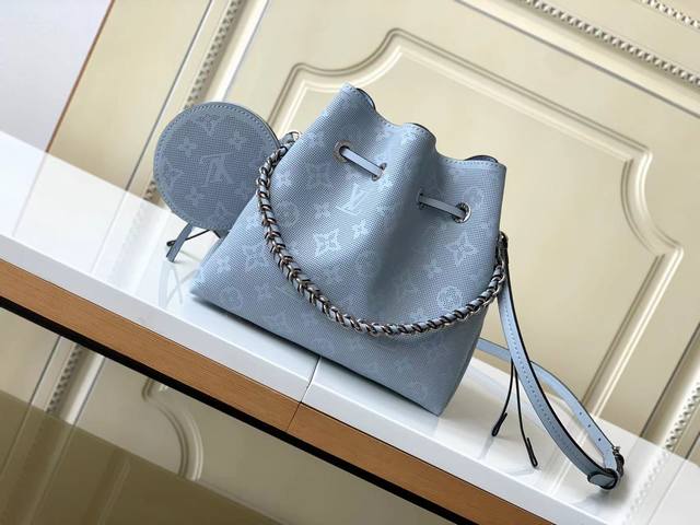 Top-Tier Authentic This Bella Bucket Bag With A Wallet Is Crafted From Mahina Ca