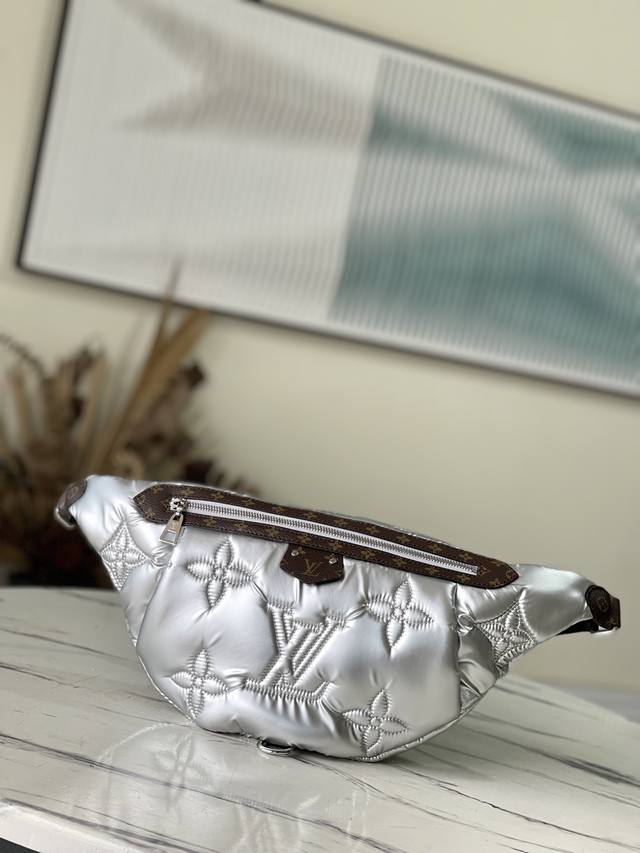 Top-Tier Original M20971 This Pillow Maxi Waist Bag Adds A Striking Pop Of Color