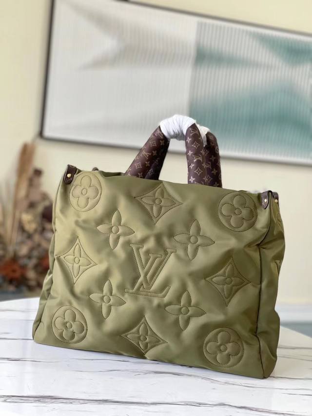 Top-Tier Authentic M59005 M59007 Military Green This Onthego Large Handbag Is Cr
