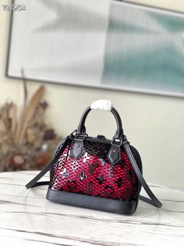 Top-Tier Original M20585 Black This Alma Bb Handbag Is Part Of The Spring/Summer