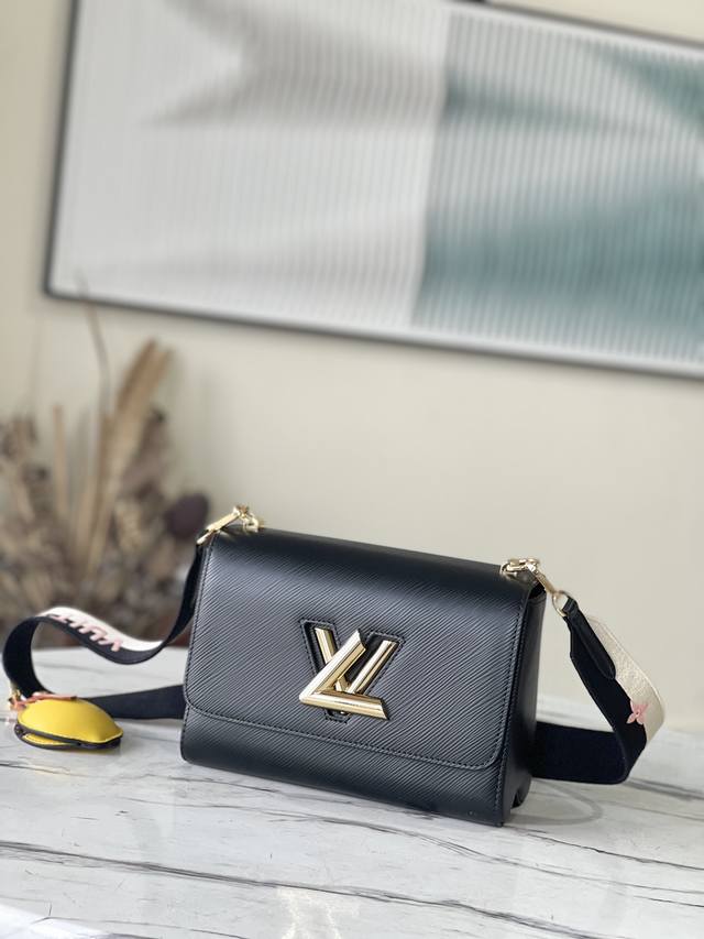Top-Tier Authentic M20680 Black This Twist Medium-Sized Handbag Is Crafted From