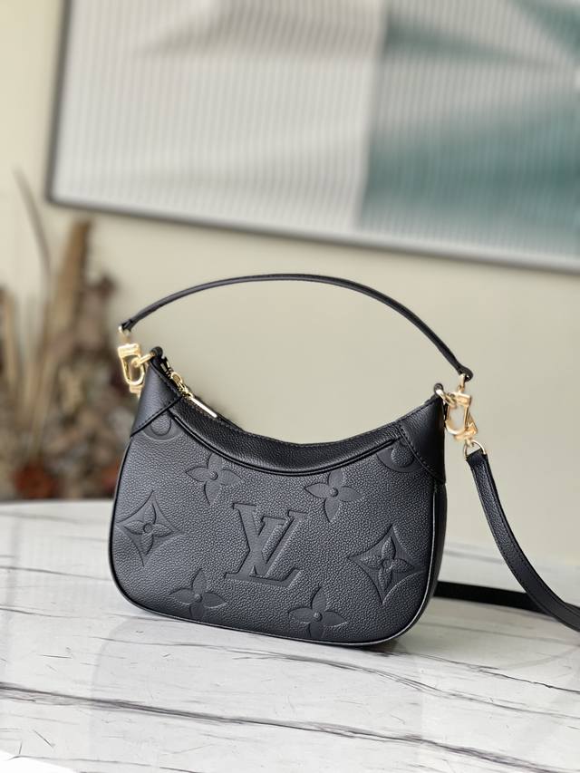 Top-Tier Authentic M4 2 Black, Newly Launched At The Start Of The Season, The Ba
