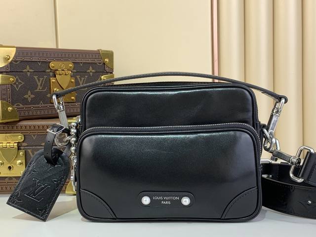 Top-Tier Original Nil Handbag M13987 Black Leather This Nil Handbag Showcases Th