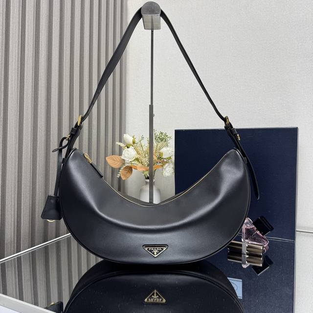 Top-Tier Authentic Single-Piece New Arrival 1Bc255 Underarm Bag This Leather Han