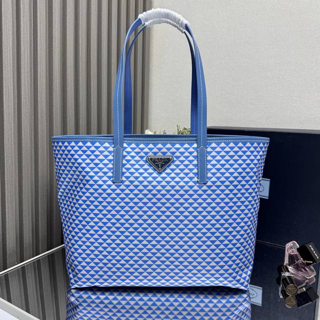 Top-Quality Original Design New Tessuto Triangulum Tote Bag 1Bd552 This New Tess