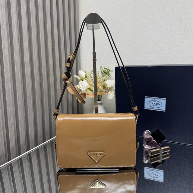 Top-Quality Genuine Leather New Oil-Waxed Leather Mail Carrier Bag 1Bd082 Now Av
