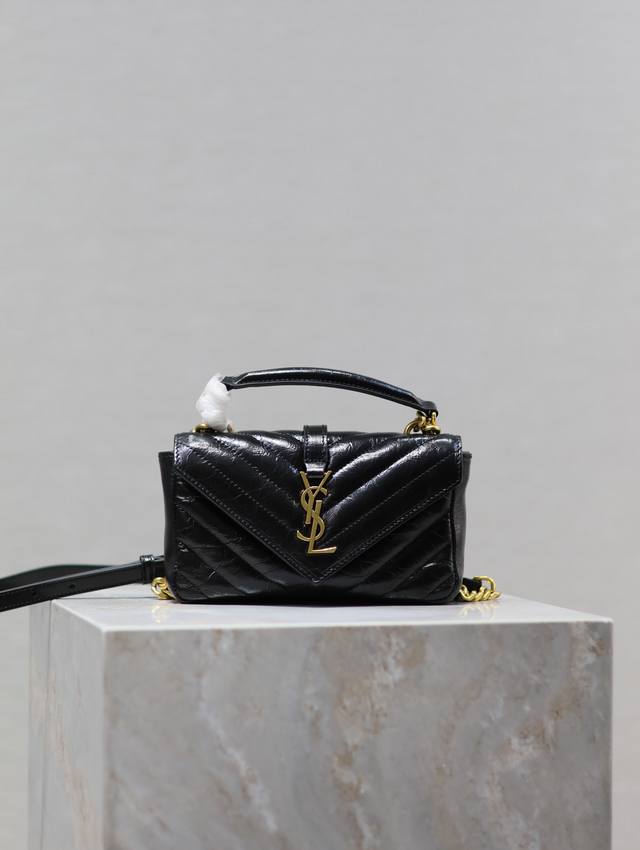 Mini College Oil-Waxed Leather Chain Messenger Bag This Small Bag Has An Amazing