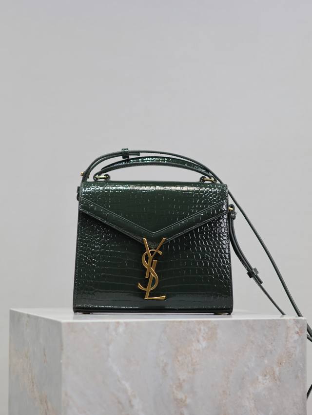 Green Gold Buckle Crocodile Pattern Cassandra Mini Handbag!The Unique Design Of