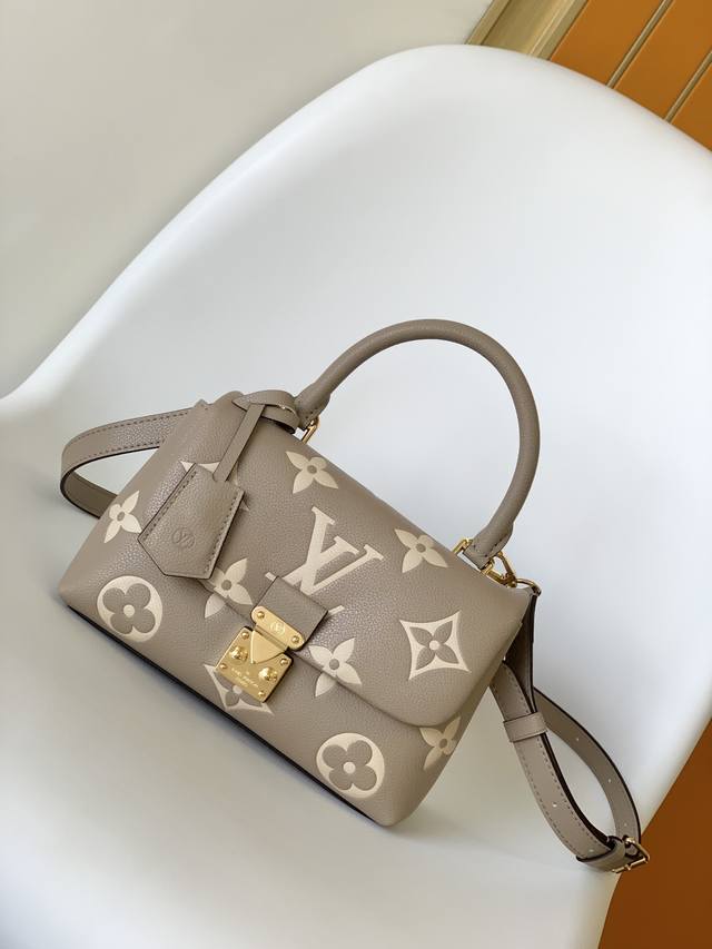 Small Large Top-Quality Genuine Leather Exclusive Real-Life Photos Top-Grain Cow
