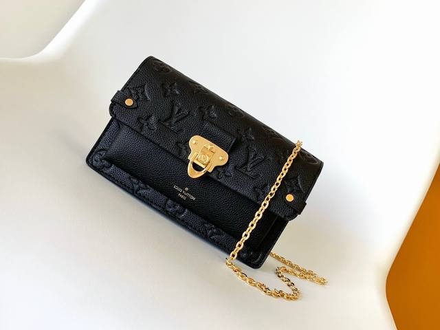M67839 Black M69423 Apricot Top-Grade Original This Vavin Wallet Is Crafted From