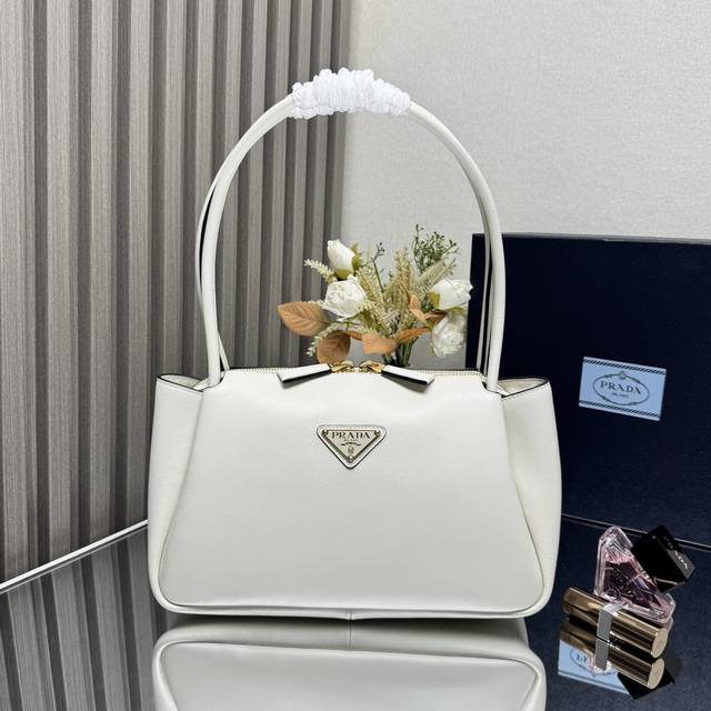 Top-Quality Authentic New Arrival! The 1Ba444 Shoulder Bag Is Now In Stock! This