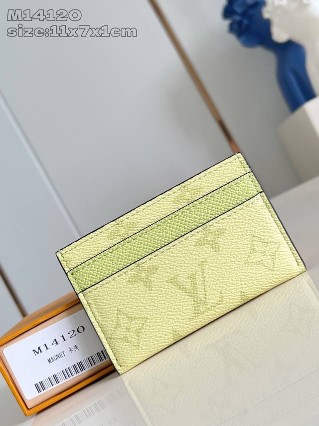 Factory Price P Top-Grade Original M14120 Yellow This Card Holder Features A Sle