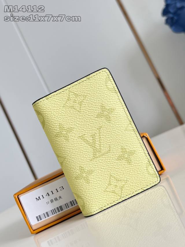 Factory Price P Top-Grade Original M14112 This Pocket Wallet Showcases The Sprin