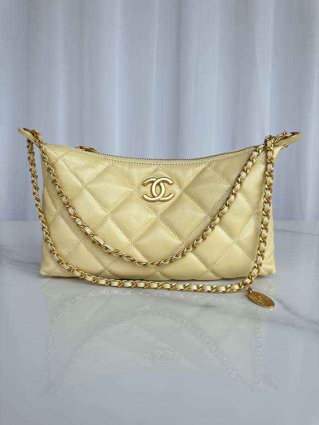 Brand: Chanel Model: As5528 Description: Authentic Quality, A Classic Masterpiec