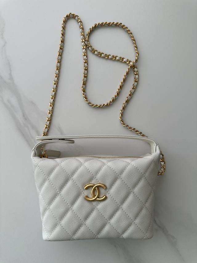 Brand: Chanel Model: As4386 Description: Authentic Quality, A Classic Masterpiec