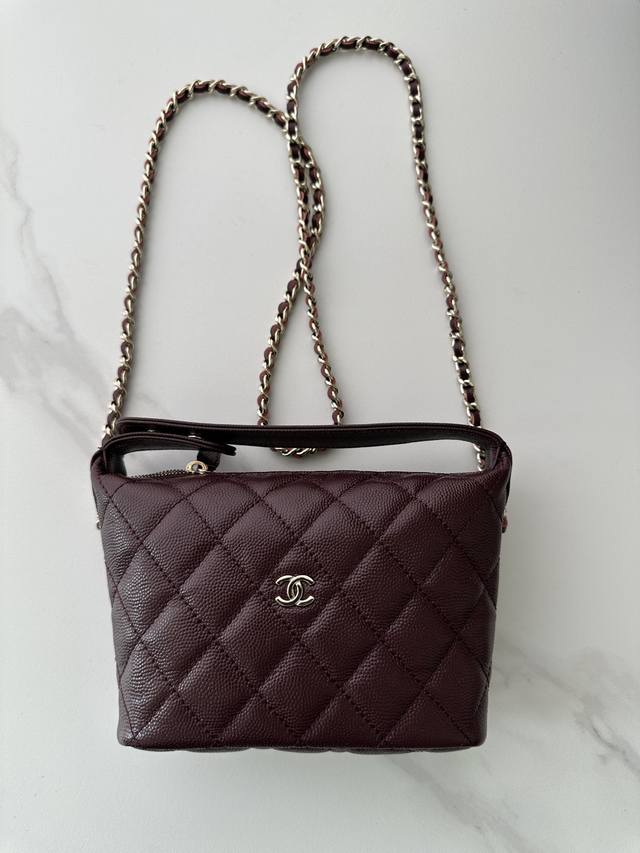 Brand: Chanel Model: As4386 Description: Authentic Quality, Classic Design, At T