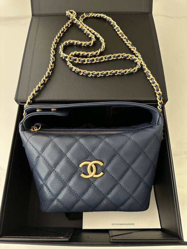 Brand: Chanel Model: As4386 Description: Authentic Quality, Classic Design, At T