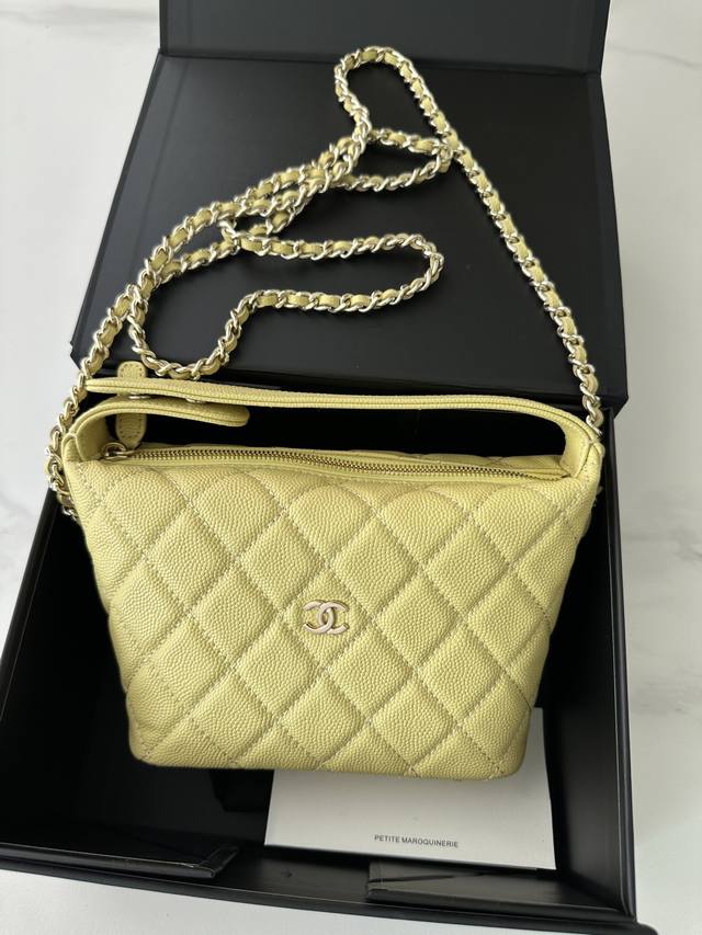 Brand: Chanel Model: As4386 Description: Authentic Quality, Classic Design, At T